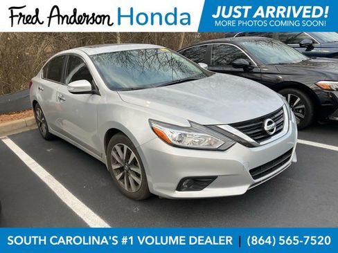 Used 2017 Nissan Altima 2.5 SL image 1