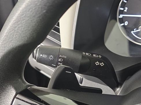 Used 2023 Nissan Rogue SV image 29