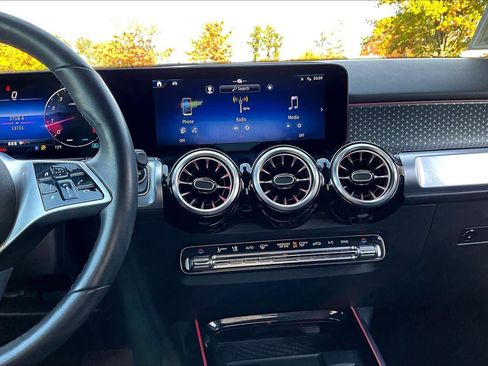 Certified 2024 Mercedes-Benz GLB 250 image 6