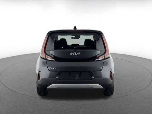 Used 2025 Kia Soul LX w/ LX Technology Package FWD image 8