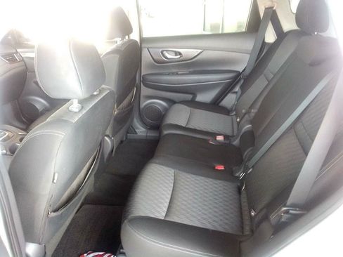 Used 2020 Nissan Rogue SV FWD image 15