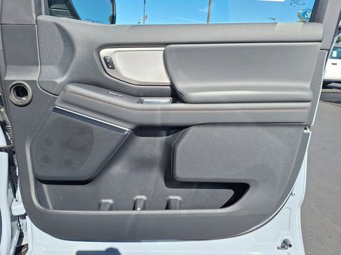 New 2025 Ford Expedition Active image 15