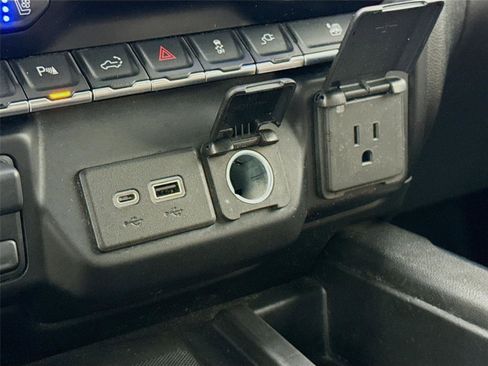 Used 2023 Chevrolet Silverado 2500 High Country AWD/4WD image 19