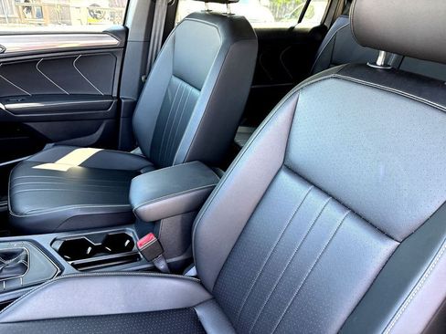 Certified 2023 Volkswagen Tiguan SE R-Line FWD image 13