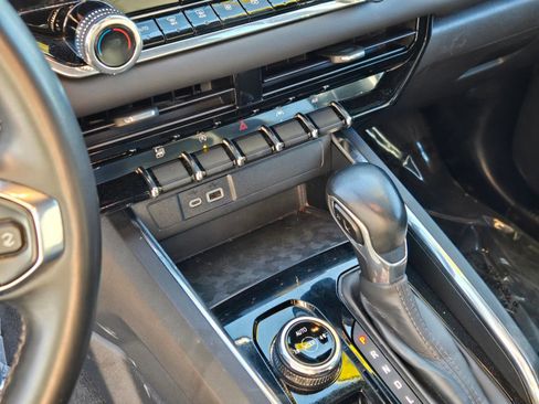 Used 2024 GMC Canyon Elevation w/ Convenience Package image 17