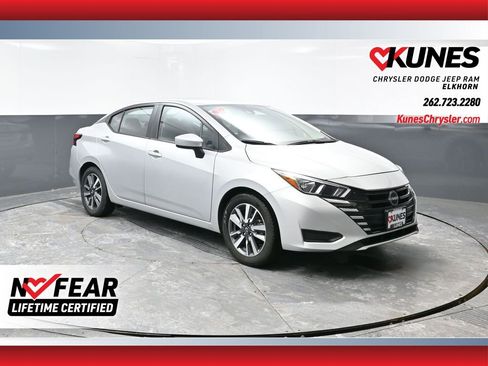 Used 2023 Nissan Versa SV image 1