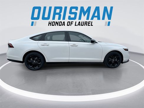 New 2025 Honda Accord SE image 9