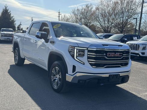 Used 2025 GMC Sierra 1500 SLT AWD/4WD image 2