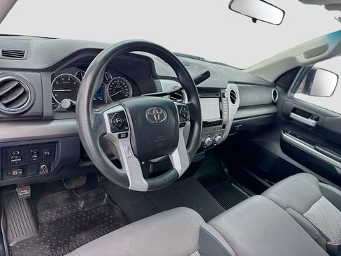 Used 2017 Toyota Tundra SR5 image 7
