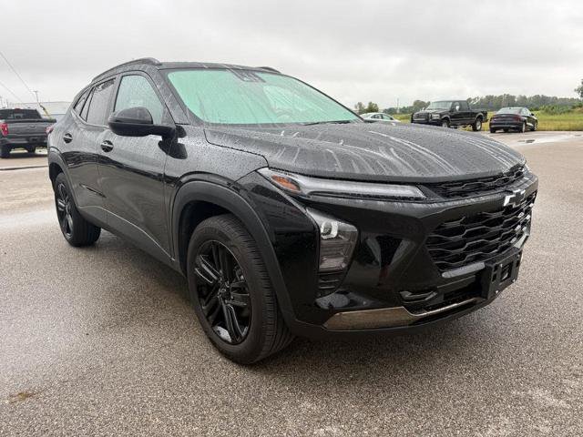 Used 2025 Chevrolet Trax ACTIV w/ Sunroof Package FWD image 5
