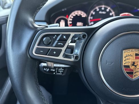 Used 2022 Porsche Cayenne Turbo AWD/4WD image 18