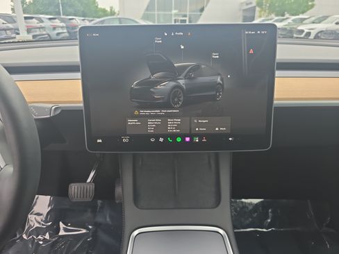 Used 2024 Tesla Model Y Long Range AWD/4WD image 16