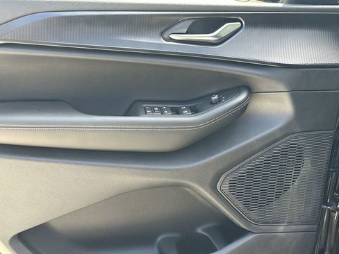 New 2025 Jeep Grand Cherokee Altitude image 10