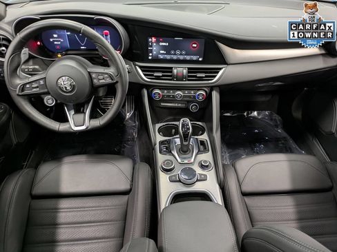 Used 2024 Alfa Romeo Giulia Veloce AWD/4WD image 24