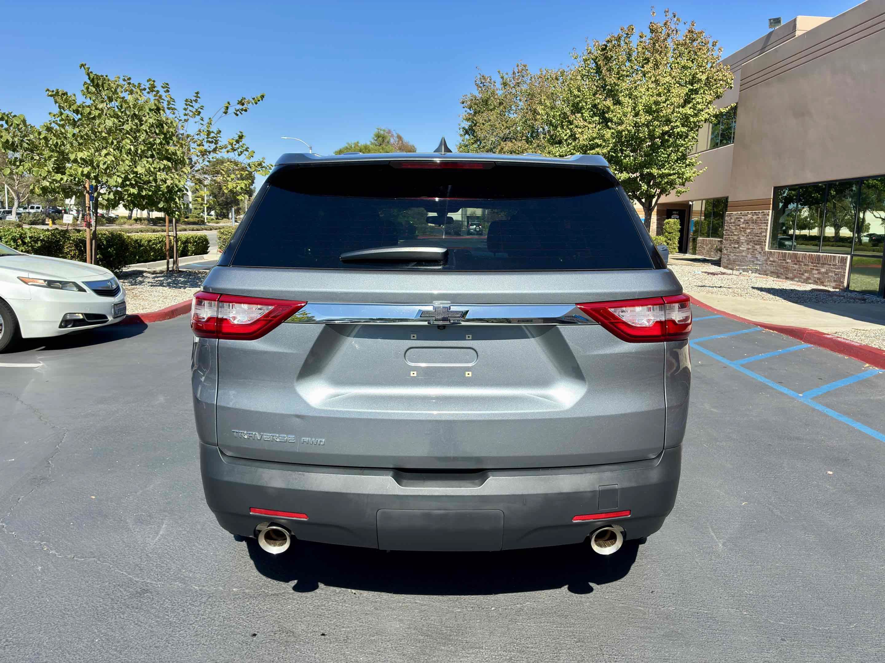 Used 2018 Chevrolet Traverse LS AWD/4WD image 8