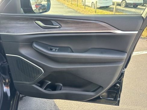 New 2026 Jeep Grand Cherokee Limited image 9