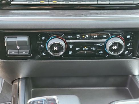 Used 2022 Chevrolet Silverado 1500 LTZ w/ LTZ Premium Package image 24