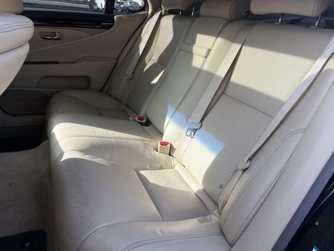 Used 2015 Lexus LS 460 w/ Comfort Package RWD image 20