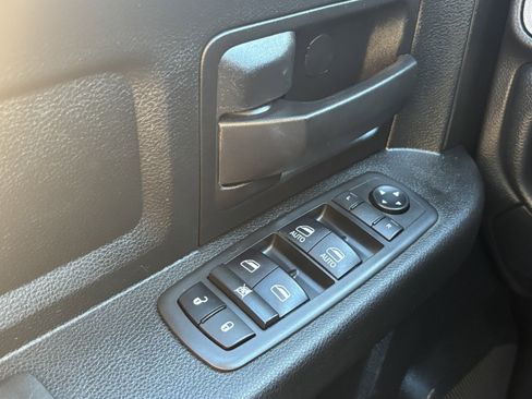 Used 2020 RAM 5500 Tradesman w/ Chrome Appearance Group AWD/4WD image 18