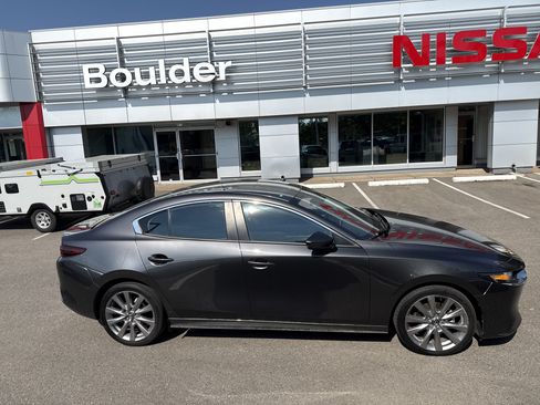 Used 2021 MAZDA MAZDA3 s AWD/4WD image 9
