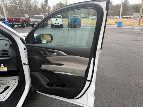 New 2026 Chevrolet Traverse LT w/ Driver Confidence Package image 17