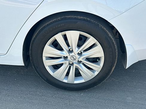 Used 2025 Nissan Sentra S FWD image 19