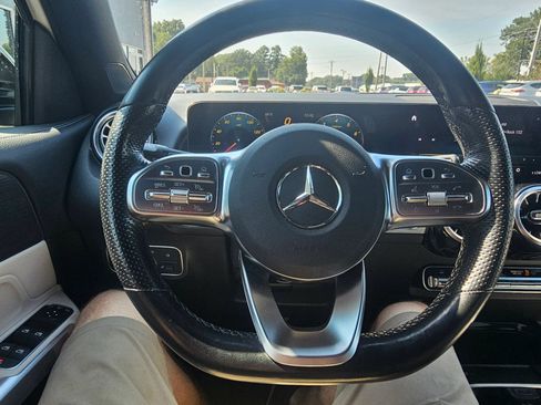 Used 2023 Mercedes-Benz GLB 250 4MATIC w/ AMG Line image 17