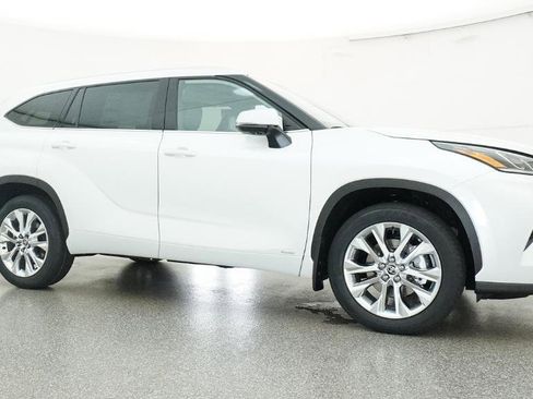 New 2026 Toyota Highlander Limited image 4