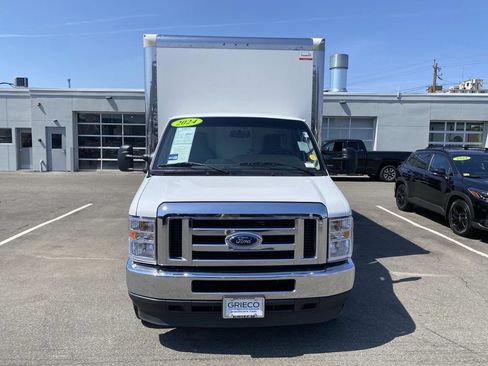 Used 2024 Ford E-450 and Econoline 450 Super Duty w/ Power Windows & Locks Group RWD image 3