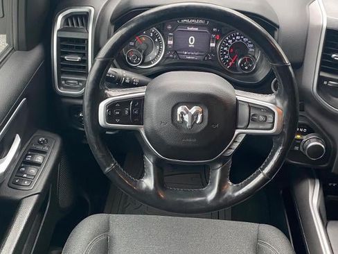 Used 2019 RAM 1500 Big Horn AWD/4WD image 9