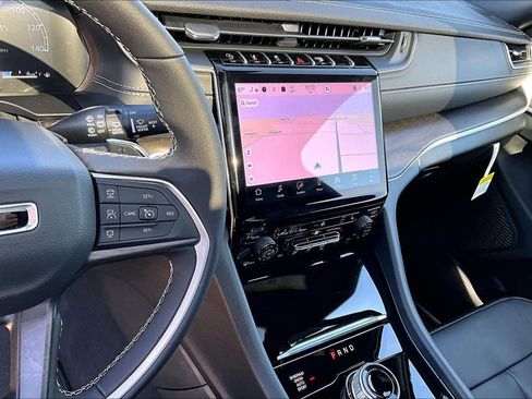New 2025 Jeep Grand Cherokee L Limited AWD/4WD image 7