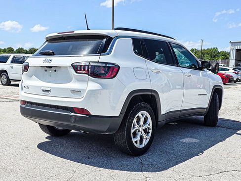 Used 2024 Jeep Compass Latitude AWD/4WD image 6