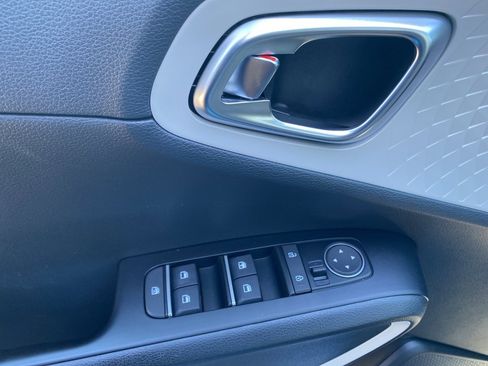 Certified 2023 Kia Soul GT-Line image 22