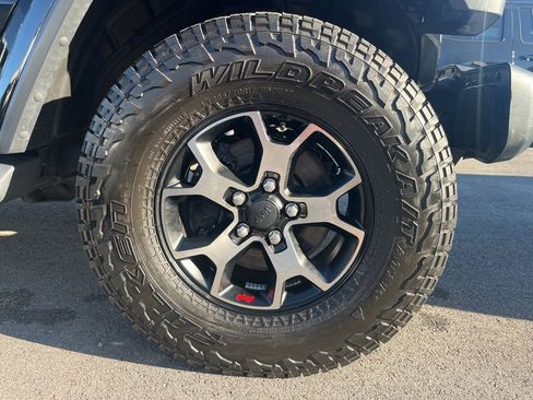 Used 2020 Jeep Wrangler Unlimited Sahara AWD/4WD image 10