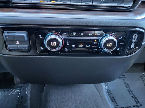 Used 2025 GMC Sierra 1500 SLT image 15