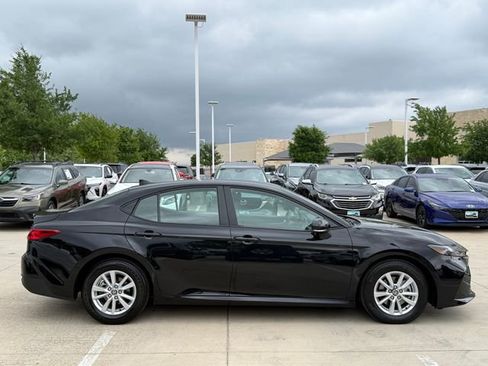 Used 2026 Toyota Camry LE FWD image 5