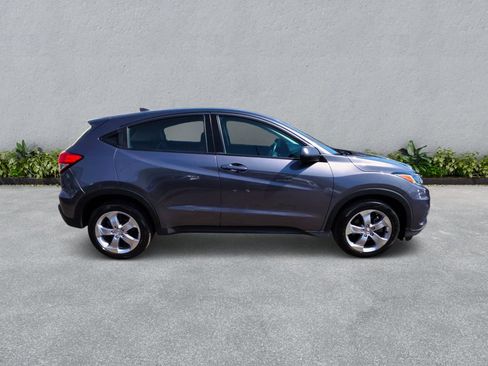 Used 2019 Honda HR-V LX image 5