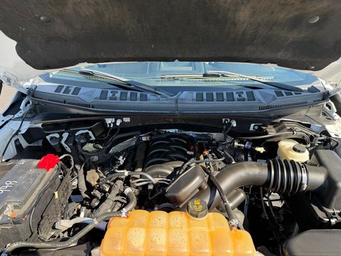 Used 2018 Ford F150 XLT w/ Equipment Group 302A Luxury AWD/4WD image 19