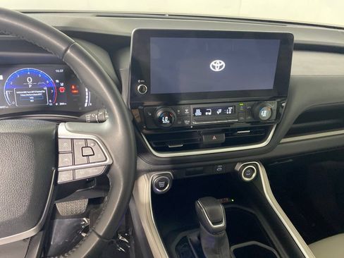 Used 2025 Toyota Grand Highlander FWD image 17