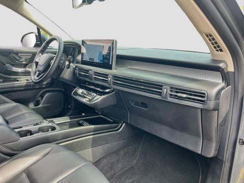 Used 2024 Lincoln Corsair FWD image 29