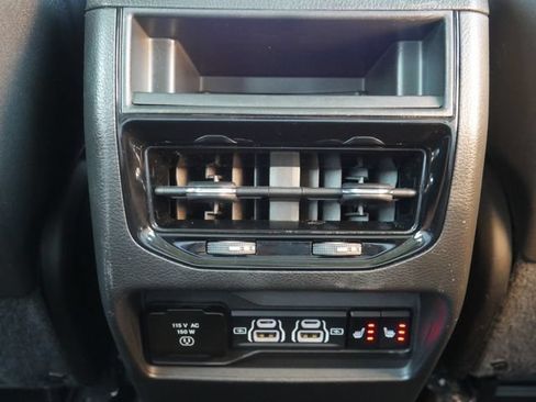 Used 2023 Jeep Grand Cherokee Limited w/ Black Appearance Package AWD/4WD image 26