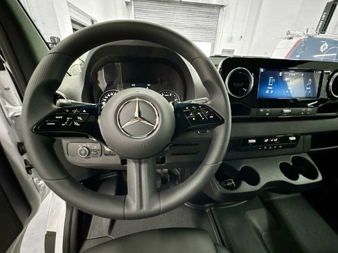 Used 2026 Mercedes-Benz Sprinter 2500 image 22