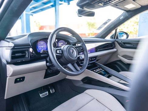 New 2026 Porsche Macan Turbo Electric AWD/4WD image 4