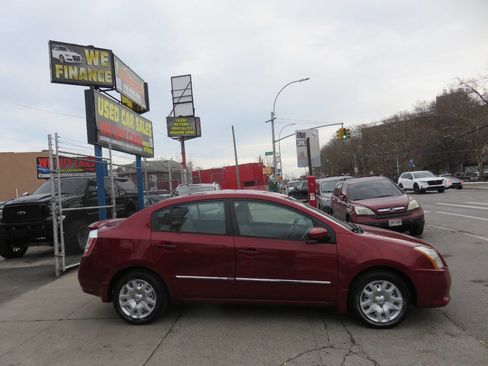 Used 2012 Nissan Sentra 2.0 S w/ Convenience Pkg image 9