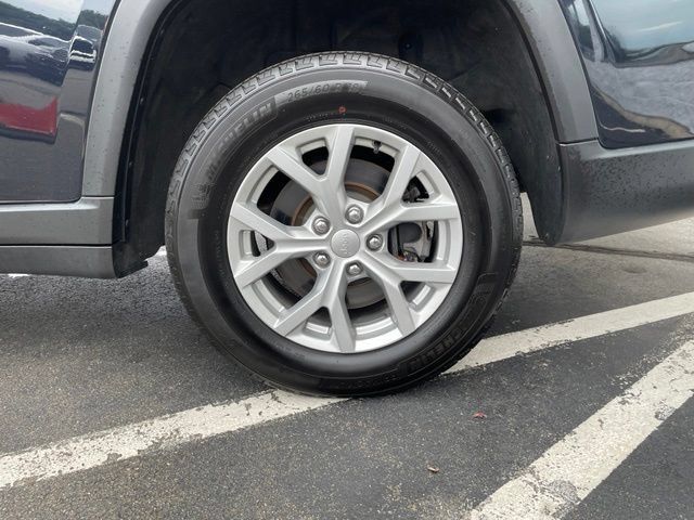 Used 2023 Jeep Grand Cherokee L Limited AWD/4WD image 35