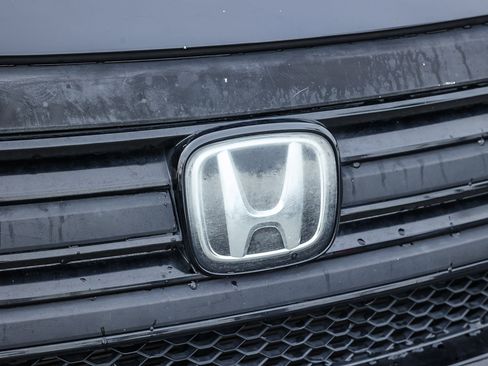 Certified 2017 Honda Pilot Touring image 16