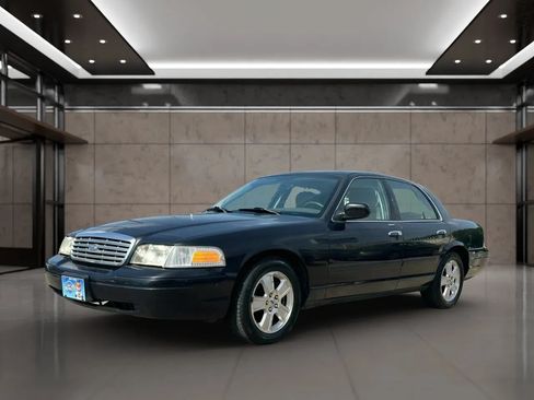 Used 2011 Ford Crown Victoria LX w/ Comfort Appearance Pkg RWD image 11
