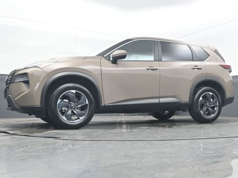 Used 2025 Nissan Rogue SV image 28
