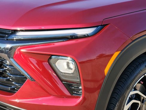 Used 2025 Chevrolet TrailBlazer RS w/ Convenience Package FWD image 12