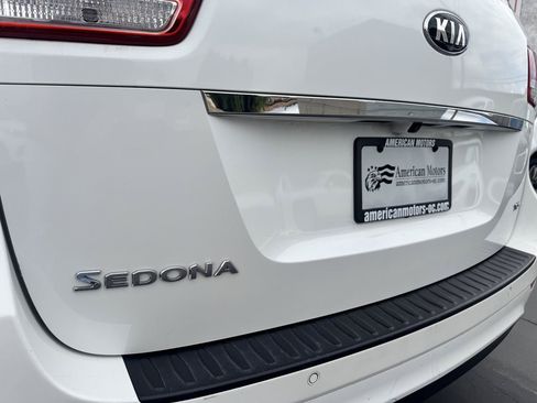 Used 2016 Kia Sedona SX FWD image 15